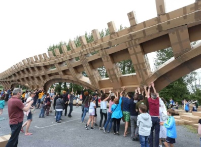 The People Building a bridge together