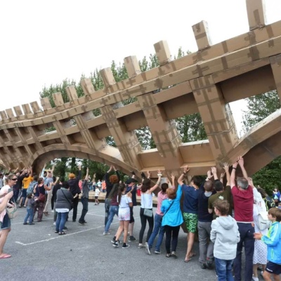 The People Building a bridge together