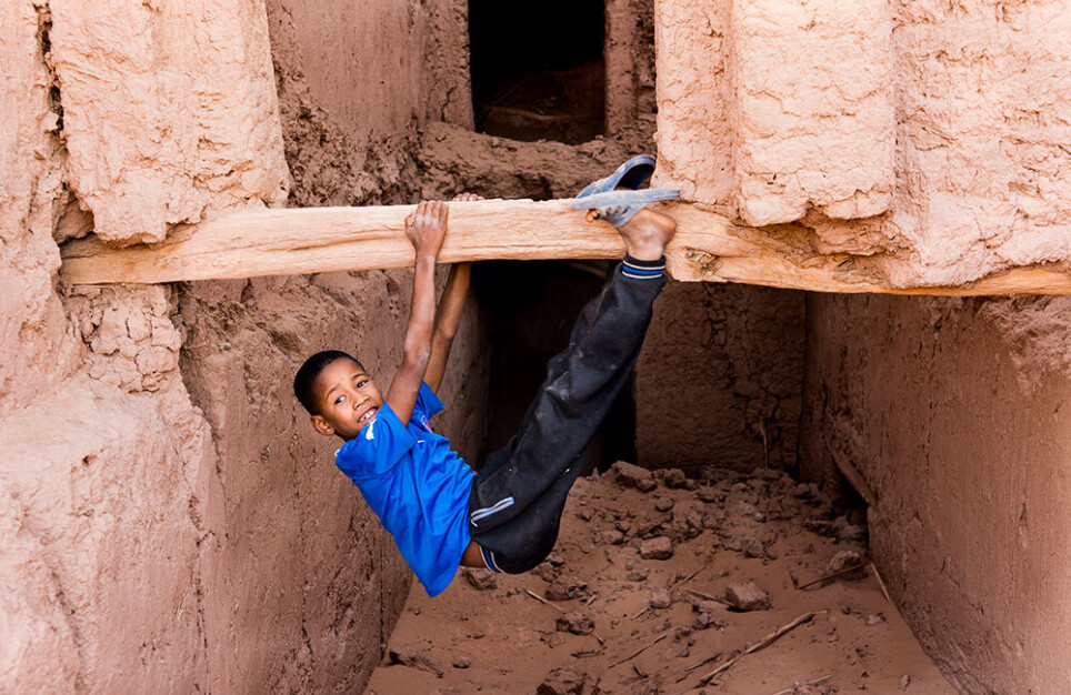 The Fragile Oasis explores the impact of environmental and cultural change on the small oasis town of M’Hamid el Ghizlane on the edge of the Sahara Desert in South Morocco. 