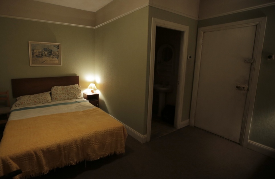Room_303_-_926