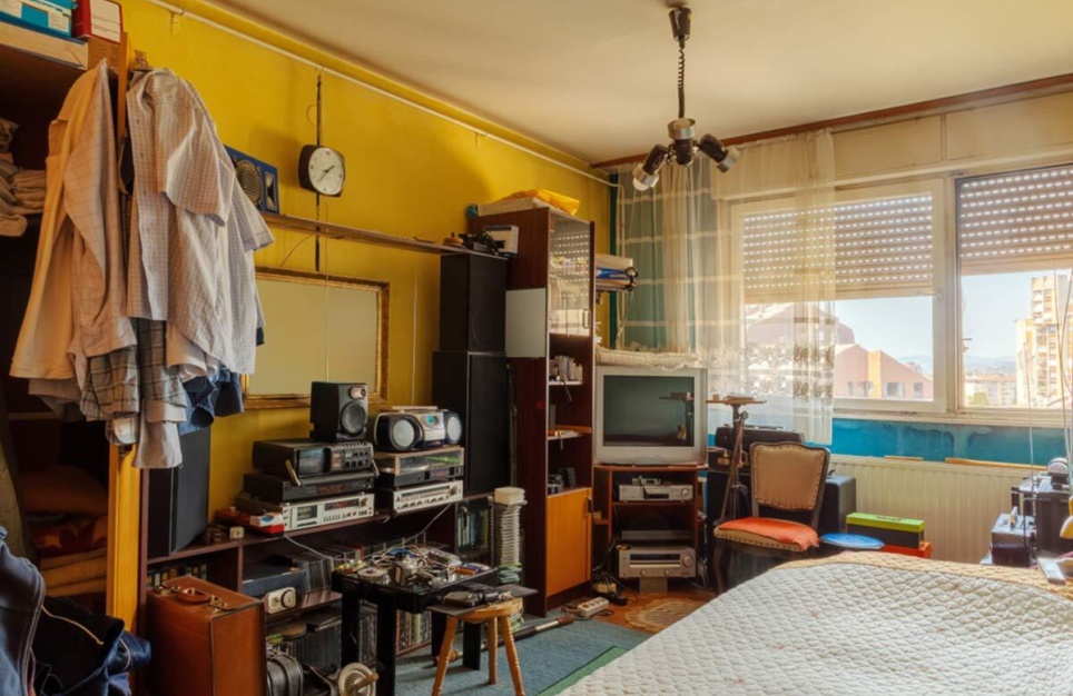 Middle Bedroom 8680 Banner